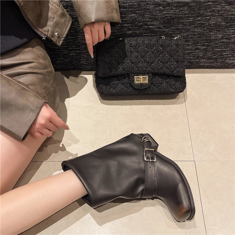 Stivali Mimmi con punta quadrata in Pelle